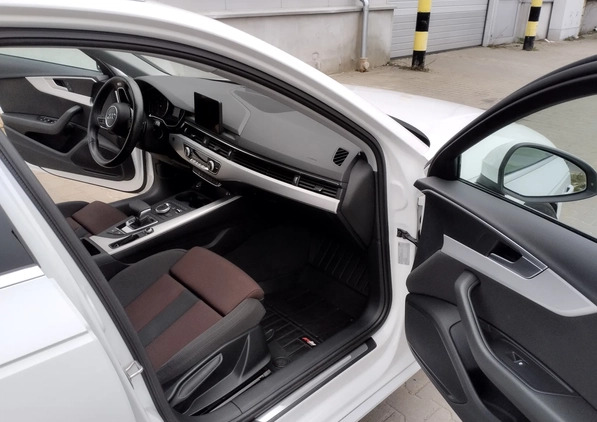 Audi A4 cena 82000 przebieg: 175000, rok produkcji 2017 z Krzyż Wielkopolski małe 352
